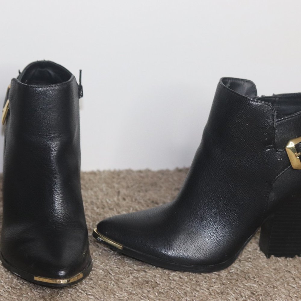 G BY GUESS booties